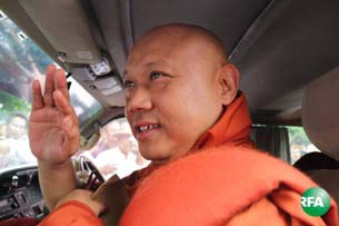 uoaktaya-305.jpg uoaktaya-305.jpg
