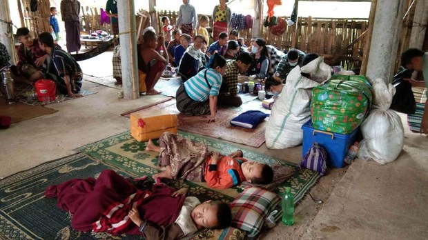 သထုံမှာ လက်နက်ကြီးကြောင့် ဒေသခံ သုံးထောင်နီးပါး ထွက်ပြေး သထုံမှာ လက်နက်ကြီးကြောင့် ဒေသခံ သုံးထောင်နီးပါး ထွက်ပြေး