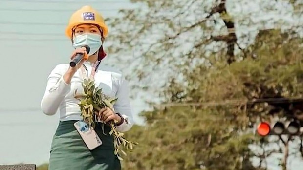 CDM ကျောင်းဆရာမ ဒေါ်သက်ဆုလှိုင်ကို ထောင်သုံးနှစ်ထပ်ချ CDM ကျောင်းဆရာမ ဒေါ်သက်ဆုလှိုင်ကို ထောင်သုံးနှစ်ထပ်ချ