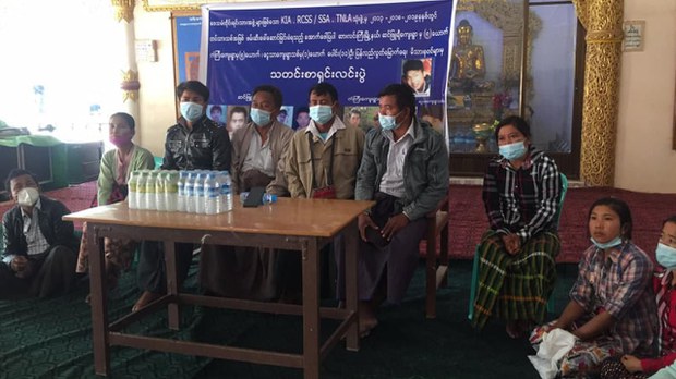 လက်နက်ကိုင် သုံးဖွဲ့ဆီမှာ ဖမ်းဆီးခံရသူတွေ လွတ်မြောက်ဖို့ တောင်းဆို