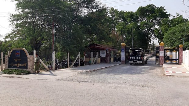 မန္တလေးမှာ နိုင်ငံရေးအမှု လိုက်ပါဆောင်ရွက်နေတဲ့ ရှေ့နေသုံးဦး အဖမ်းခံရ
