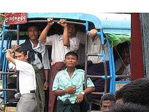 thugs_on_truck_ver2_305px.JPG thugs_on_truck_ver2_305px.JPG