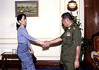 Suu_Kyi_than_shwe_meet_200p.jpg Suu_Kyi_than_shwe_meet_200p.jpg