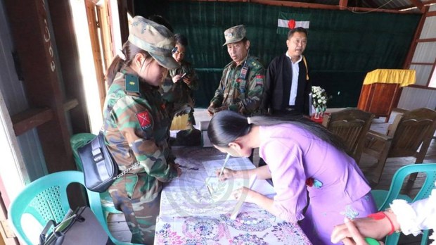 စစ်ဆင်ရေးကာလအတွင်း နေအိမ်ပျက်စီးခဲ့သူတွေကို TNLA ထောက်ပံ့