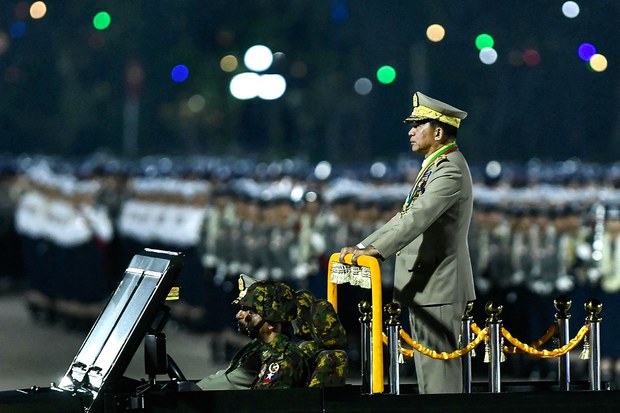 စစ်ခေါင်းဆောင် ယာယီသမ္မတတာဝန် လွှဲပြောင်းရယူ စစ်ခေါင်းဆောင် ယာယီသမ္မတတာဝန် လွှဲပြောင်းရယူ