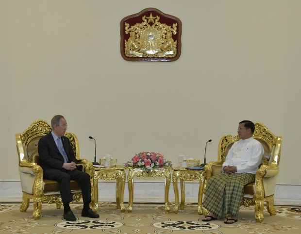 စစ်ခေါင်းဆောင်နဲ့ ဘန်ကီမွန်းတွေ့ဆုံဆွေးနွေး စစ်ခေါင်းဆောင်နဲ့ ဘန်ကီမွန်းတွေ့ဆုံဆွေးနွေး