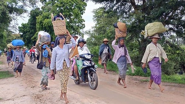 နိုင်ငံတစ်ဝန်း စစ်ဘေးဒုက္ခသည် သုံးသန်းကျော် ရှိလာကြောင်း UNOCHA ပြော နိုင်ငံတစ်ဝန်း စစ်ဘေးဒုက္ခသည် သုံးသန်းကျော် ရှိလာကြောင်း UNOCHA ပြော