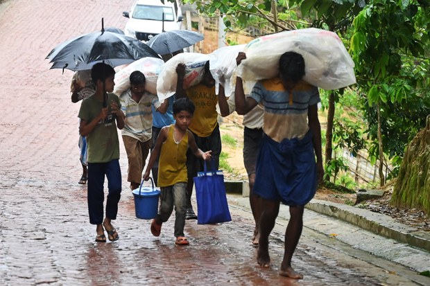 မြန်မာနဲ့ ဘင်္ဂလားဒေ့ရှ်က ဒုက္ခသည်တွေကို ဒေါ်လာ ၇၄ သန်း အမေရိကန် ကူညီမည် မြန်မာနဲ့ ဘင်္ဂလားဒေ့ရှ်က ဒုက္ခသည်တွေကို ဒေါ်လာ ၇၄ သန်း အမေရိကန် ကူညီမည်