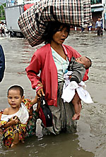mother_children_flood_150px.jpg mother_children_flood_150px.jpg
