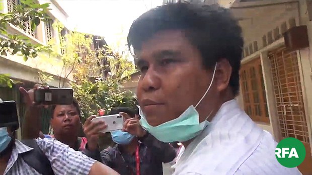 VOM သတင်းဌာန CEO နဲ့ မိသားစုတွေ ၈ နာရီကြာ အဆက်သွယ် ပြတ်နေ VOM သတင်းဌာန CEO နဲ့ မိသားစုတွေ ၈ နာရီကြာ အဆက်သွယ် ပြတ်နေ