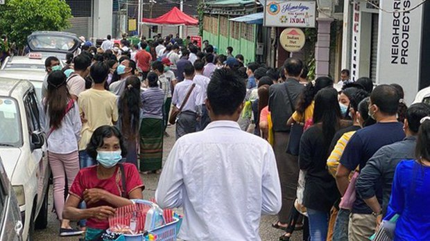 ပတ်စ်ပို့စ်ရုံးတွေ ပြန်ဖွင့်ဖို့ ပြည်သူတွေ စောင့်ဆိုင်းနေရဆဲ ပတ်စ်ပို့စ်ရုံးတွေ ပြန်ဖွင့်ဖို့ ပြည်သူတွေ စောင့်ဆိုင်းနေရဆဲ