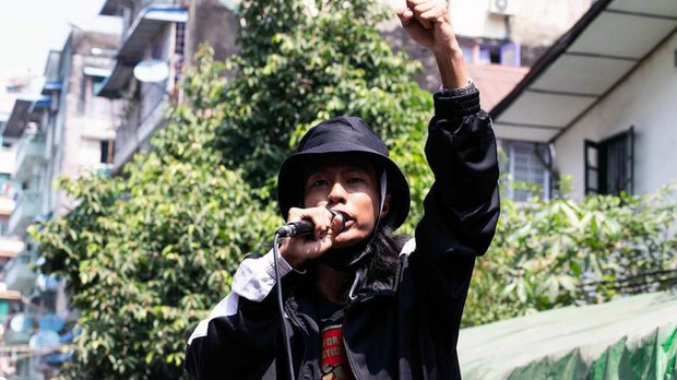 ရခိုင်မှာ အင်တာနက်ရဖို့ တောင်းဆိုခဲ့တဲ့ကျောင်းသား ထောင်နှစ်နှစ်ကျော် ချမှတ်ခံရ ရခိုင်မှာ အင်တာနက်ရဖို့ တောင်းဆိုခဲ့တဲ့ကျောင်းသား ထောင်နှစ်နှစ်ကျော် ချမှတ်ခံရ