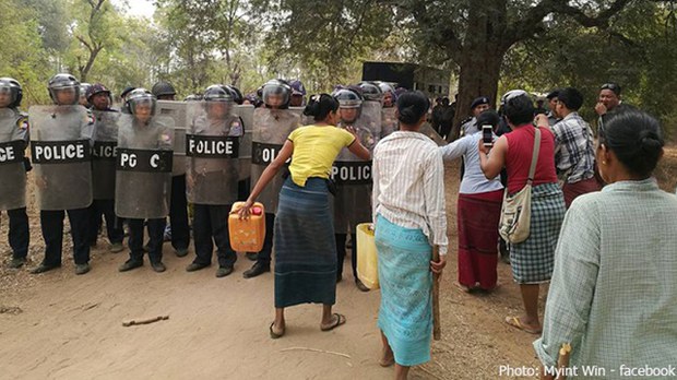 ဝက်မှေးရွာမှာ ပိတ်မိနေတဲ့ဒေသခံတွေကို ရွှေ့ပြောင်းဖို့ ဝမ်ပေါင်ကုမ္ပဏီ ဖိအားပေး ဝက်မှေးရွာမှာ ပိတ်မိနေတဲ့ဒေသခံတွေကို ရွှေ့ပြောင်းဖို့ ဝမ်ပေါင်ကုမ္ပဏီ ဖိအားပေး
