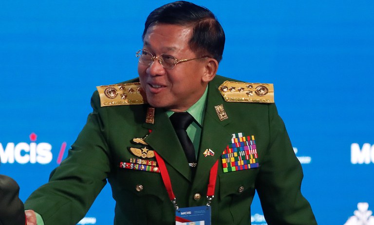 minaunghlaing.jpg