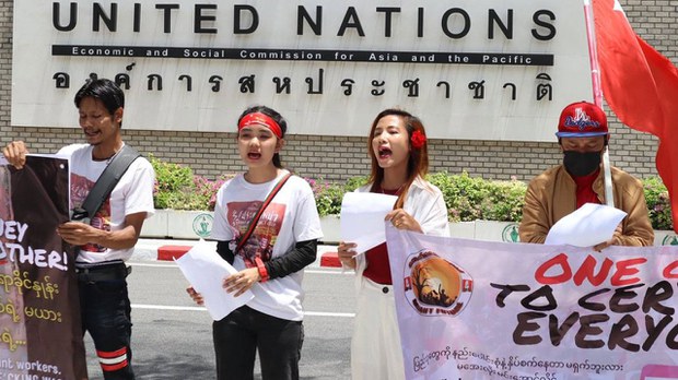ထိုင်းနိုင်ငံ UNHCR ရုံးရှေ့မှာ မြန်မာအလုပ်သမားတွေ ဆန္ဒပြ
