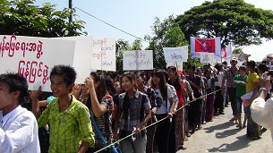 workers-strike-b305