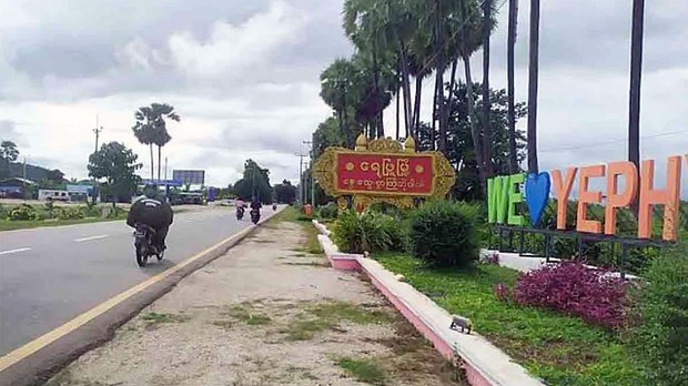 ရေဖြူမြို့နယ်မှာ စစ်ဘေးဒုက္ခသည် ၁၀ ဦးဖမ်းဆီးခံရပြီး ၃၀၀၀ နီးပါးထွက်ပြေး