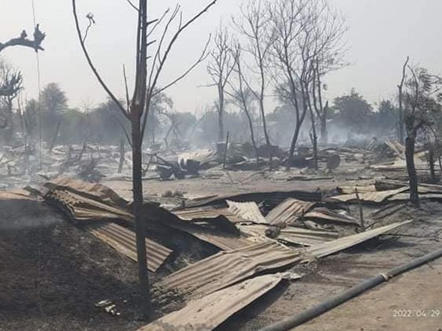 ယင်းမာပင်မြို့နယ် မင်းကံကြီး-သီးကုန်းရွာကို စစ်ကောင်စီ မီးရှို့ပစ်ခတ် ယင်းမာပင်မြို့နယ် မင်းကံကြီး-သီးကုန်းရွာကို စစ်ကောင်စီ မီးရှို့ပစ်ခတ်