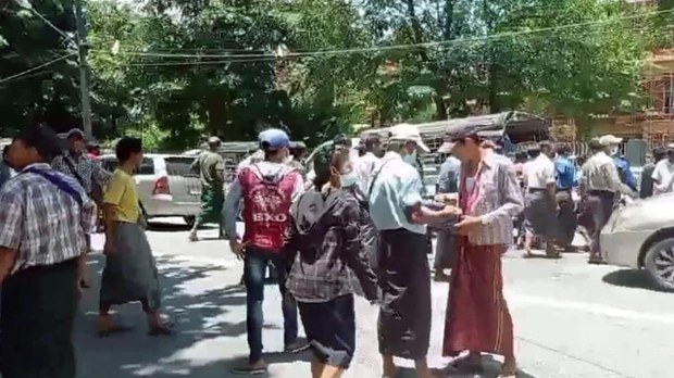 ဦးဂျင်မီနဲ့ ဦးဖြိုးဇေယျာသော် နေအိမ်တွေ တိုက်ခိုက်ခံရ
