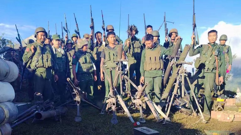 စစ်ကောင်စီ၏ တပ်စခန်းတစ်ခုအား ၂ဝ၂၃ ခုနှစ် နိုဝင်ဘာလ ၂ ရက်နေ့က ကိုးကန့်တပ်မတော် (MNDAA) မှ တိုက်ခိုက်သိမ်းယူအပြီး ထုတ်ပြန်ထားစဉ်။ (Photo: The Kokang)