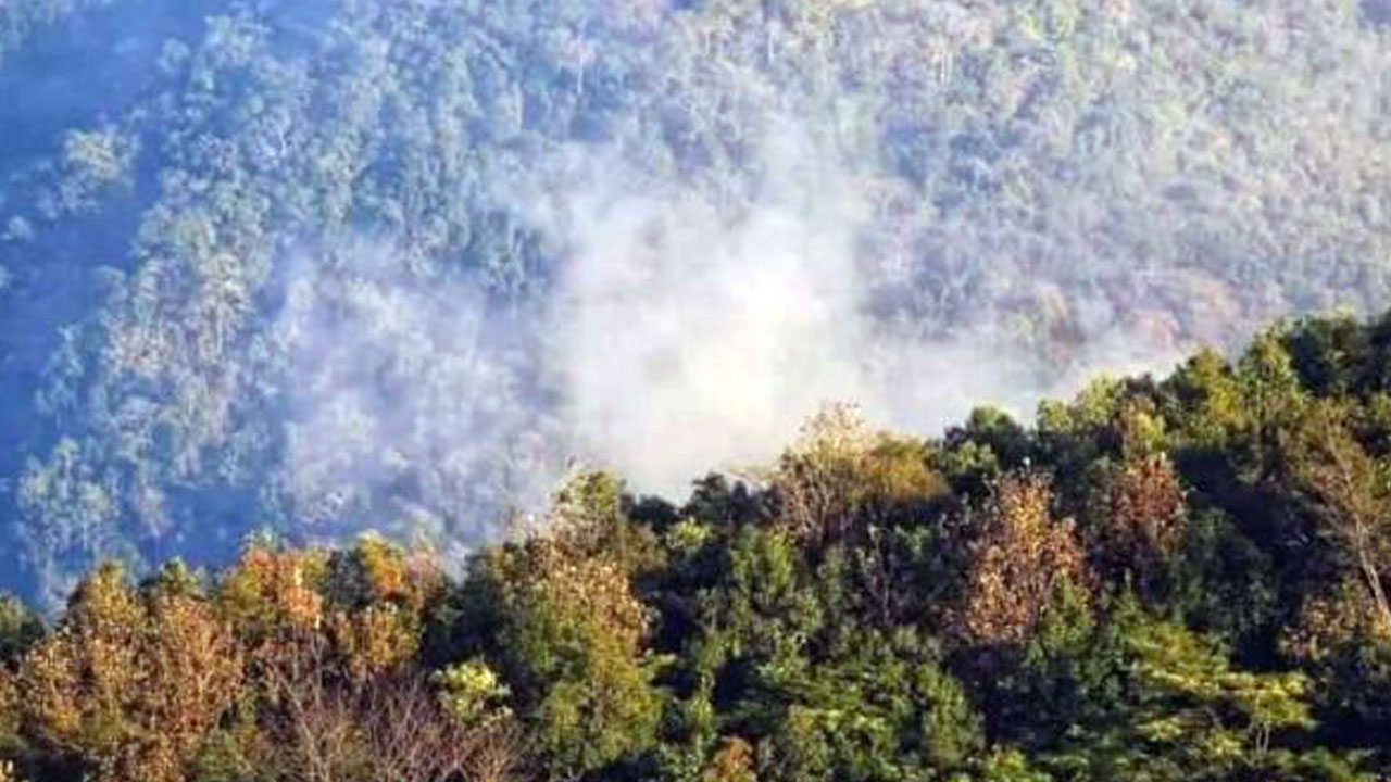 ၂၀၂၃ ခုနှစ်၊ ဇန်နဝါရီလ ၁၀ ရက်နေ့က CNF ဌာနချုပ်ကို စစ်ကောင်စီတပ်မှ ဂျက်တိုက်လေယာဉ် နှစ်စီးနဲ့ ဗုံးကြဲတိုက်ခိုက်ခဲ့စဉ်။ (Photo: Citizen Journalist)