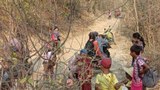 ပဇီကြီးရွာတစ်ဝိုက် လူငါးထောင်ကျော်ထွက်ပြေးရပြီး လေကြောင်းကနေထပ်တိုက်ခံရ