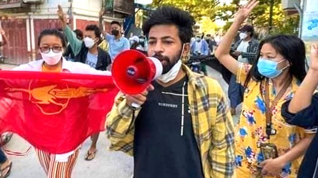 အာဏာရှင်ဟောင်းရဲ့ဇာတိ ကျောက်ဆည်မြို့က အာဏာရှင်ဆန့်ကျင်ရေး ကျောင်းသားလူငယ်များ