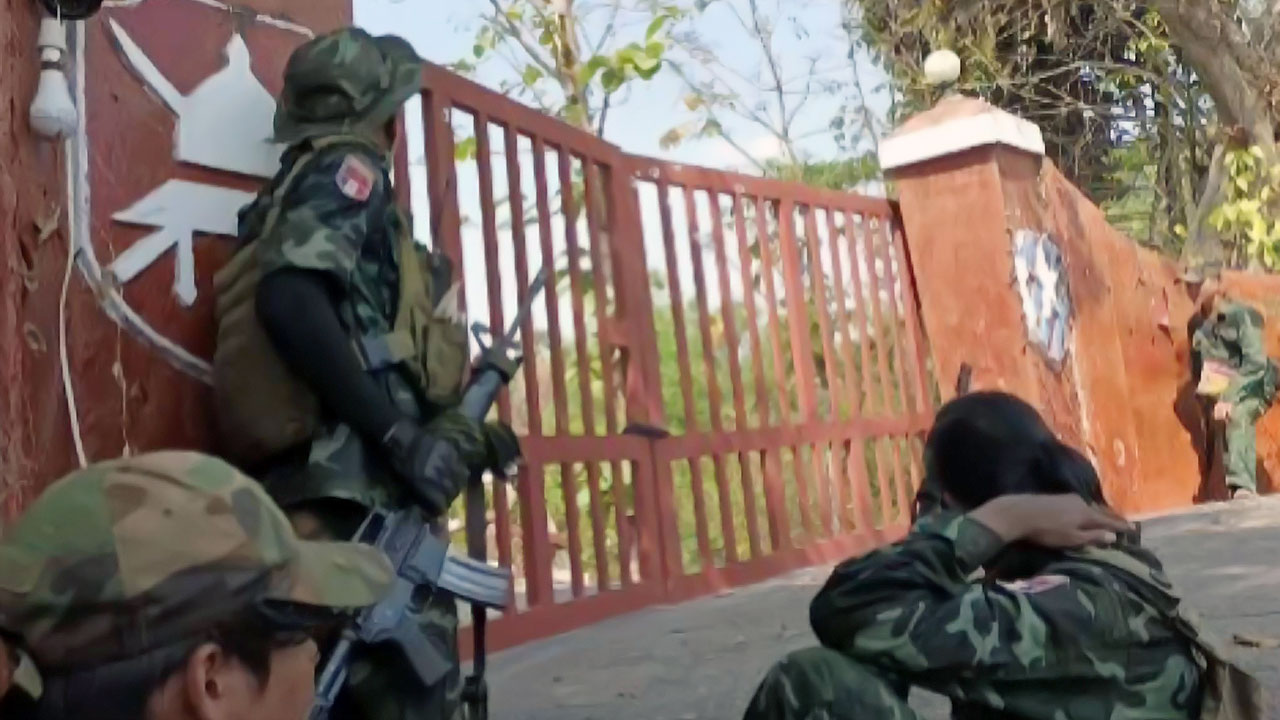 Lion Battalion Commando ဗျူဟာစစ်ကြောင်းတပ်ဖွဲ့ဝင်အချို့အား တွေ့ရစဉ်။ (Photo: Lion Battalion Commando Special Forces ဗျူဟာစစ်ကြောင်း)