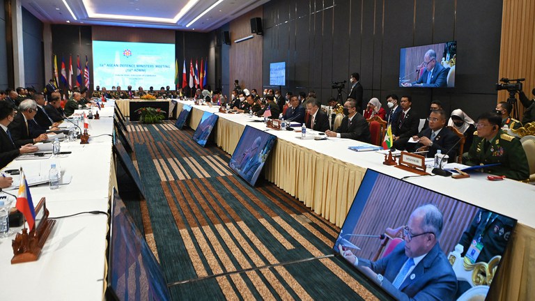 ကမ္ဘောဒီးယားနိုင်ငံ ဖနွမ်းပင်မြို့တွင် ၂၀၂၂ ခုနှစ် ဇွန်လ ၂၂ ရက်နေ့က ကျင်းပသည့် အာဆီယံ ကာကွယ်ရေးဝန်ကြီးများအစည်းအဝေး (ADMM) အား တွေ့ရစဉ်။ (Photo: AFP)