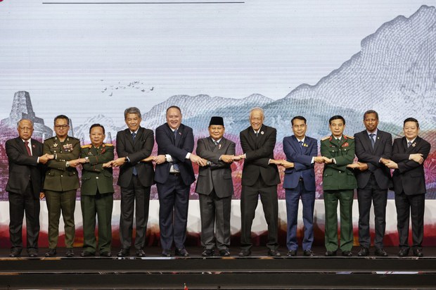 မြန်မာပြည်က အကြမ်းဖက်တိုက်ခိုက်မှုတွေ ချက်ချင်းရပ်ဖို့ အာဆီယံတိုက်တွန်း မြန်မာပြည်က အကြမ်းဖက်တိုက်ခိုက်မှုတွေ ချက်ချင်းရပ်ဖို့ အာဆီယံတိုက်တွန်း