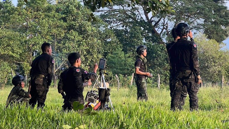 Lion Battalion Commando - ဗျူဟာစစ်ကြောင်း တပ်ဖွဲ့ဝင်အချို့ကို တွေ့ရစဉ်။ (Lion Battalion Commando - ဗျူဟာစစ်ကြောင်း ဓာတ်ပုံ)