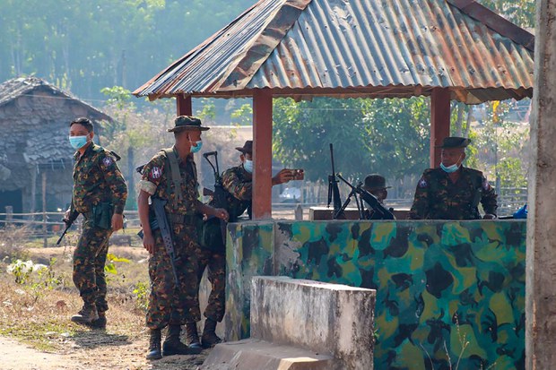 တပ်မတော်နဲ့ ရဲတပ်ဖွဲ့ CDM ဝန်ထမ်းတွေကို သြစတြေးလျက အခြေချနေထိုင်ခွင့်ပေးပြီ တပ်မတော်နဲ့ ရဲတပ်ဖွဲ့ CDM ဝန်ထမ်းတွေကို သြစတြေးလျက အခြေချနေထိုင်ခွင့်ပေးပြီ
