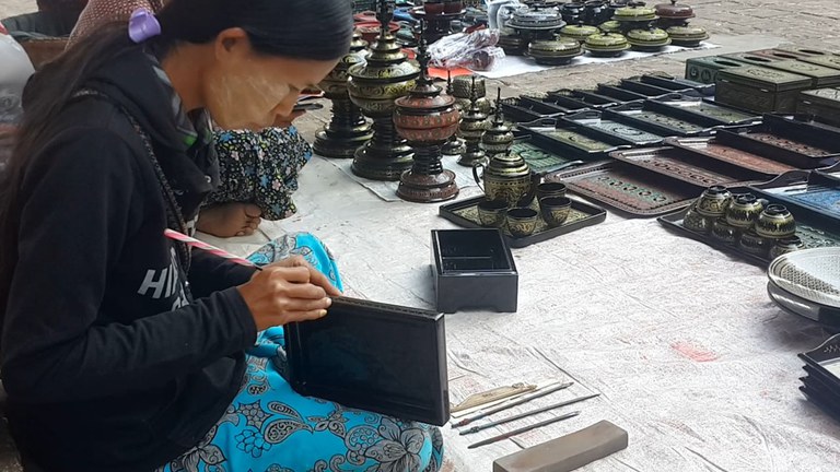 ပုဂံမှာ ယွန်းလုပ်ငန်းလုပ်ကိုင်နေသော အမျိုးသမီးတစ်ဦးကို ၂၀၂၂ ဇန်နဝါရီ ၁၅ ရက်က တွေ့ရစဥ်။ (RFA Photo)