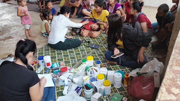 ရွှေကုက္ကိုတိုက်ပွဲတွေကြောင့် နေရပ်စွန့်ခွာသူတွေကို CDM ဆေးဝန်ထမ်းတွေကူညီ ရွှေကုက္ကိုတိုက်ပွဲတွေကြောင့် နေရပ်စွန့်ခွာသူတွေကို CDM ဆေးဝန်ထမ်းတွေကူညီ