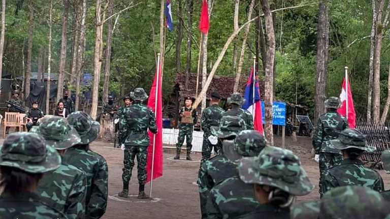 တောင်ပိုင်းစစ်ဒေသ၏ အခြေခံစစ်ပညာသင်တန်းဆင်းပွဲနှင့် လက်နက်တပ်ဆင်ခြင်းအခမ်းအနားအား ၂၀၂၄ ခုနှစ်၊ ဇွန်လ ၅ ရက်နေ့က တွေ့ရစဉ်။ (Photo: တောင်ပိုင်းစစ်ဒေသ)