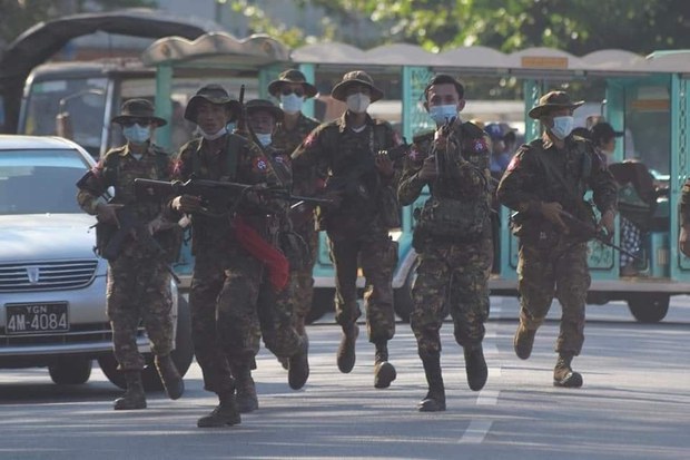 နိုင်ငံတကာဥပဒေတွေကို မြန်မာစစ်တပ် ချိုးဖောက်နေကြောင်း HRW ပြော နိုင်ငံတကာဥပဒေတွေကို မြန်မာစစ်တပ် ချိုးဖောက်နေကြောင်း HRW ပြော
