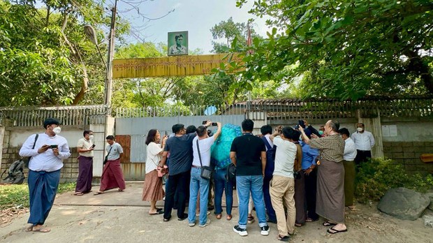 လေလံမအောင်တဲ့စစ်ကောင်စီနဲ့ သမိုင်းဝင်နေအိမ်ပိုင်ရှင် လေလံမအောင်တဲ့စစ်ကောင်စီနဲ့ သမိုင်းဝင်နေအိမ်ပိုင်ရှင်