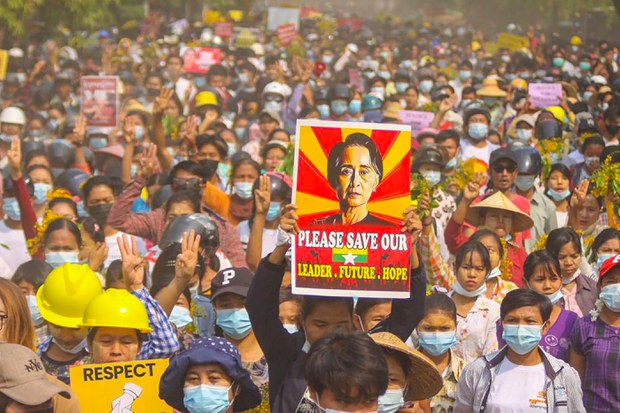 ဒီမိုကရေစီအရေး ခုခံတိုက်ပွဲဝင်နေသူတွေအတွက် ဂုဏ်ယူတယ်လို့ ဒေါ်အောင်ဆန်းစုကြည်ပြောကြား ဒီမိုကရေစီအရေး ခုခံတိုက်ပွဲဝင်နေသူတွေအတွက် ဂုဏ်ယူတယ်လို့ ဒေါ်အောင်ဆန်းစုကြည်ပြောကြား