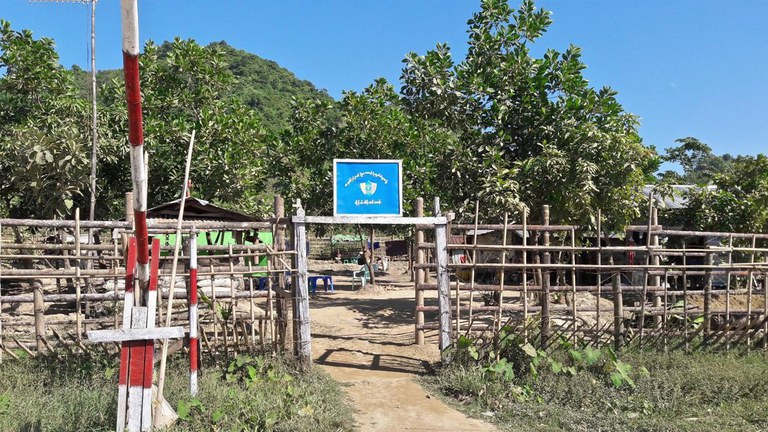 ရက္ခိုင့်တပ်တော် တိုက်ခိုက်ခဲ့သည့် ချိန်ခါလီ နယ်ခြားစောင့်ရဲစခန်းအား တွေ့ရစဉ်။ (Photo: RFA)