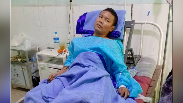singer ကူကီး ချင်းတိုင်းရင်းသား ရက်ပ်သီချင်းတွေဆိုသည့် ကိုပေါင်မင်းလွန်အား တွေ့ရစဉ်။ Photo : RFA