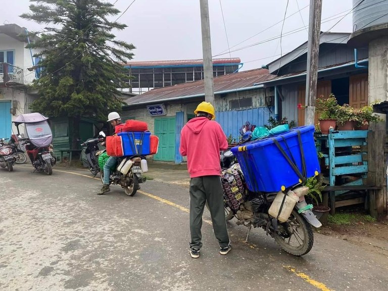 နေရပ်စွန့်ခွာထွက်ပြေးကြသည့် ချင်းစစ်ဘေးဒုက္ခသည်များအား ၂၀၂၄ ခုနှစ်၊ ဇူလိုင်လ ၂၅ ရက်နေ့က တွေ့ရစဥ်။ (Citizen Photo)