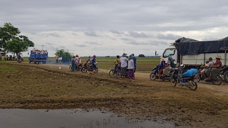 မြောင်မြို့နယ်မှ စစ်ဘေးဒုက္ခသည်များအား ၂၀၂၃ ခုနှစ် စက်တင်ဘာလ ၁၇ ရက်နေ့က တွေ့ရစဉ်။ (Photo: Ko Nway Oo-Myaung)
