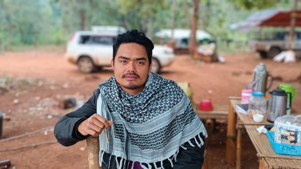 ရှေ့တန်းစစ်မြေပြင်မှာ ဆေးကုပေးနေတဲ့ CDM ဆရာဝန်