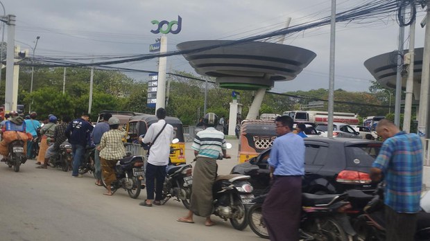 နိုင်ငံတစ်ဝန်း စက်သုံးဆီ ရှားပါးပြတ်လပ်နေ