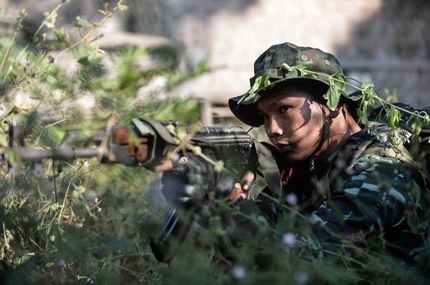 တော်လှန်ရေးခရီး ဘယ်လိုဖြတ်သန်းကြမလဲ တော်လှန်ရေးခရီး ဘယ်လိုဖြတ်သန်းကြမလဲ