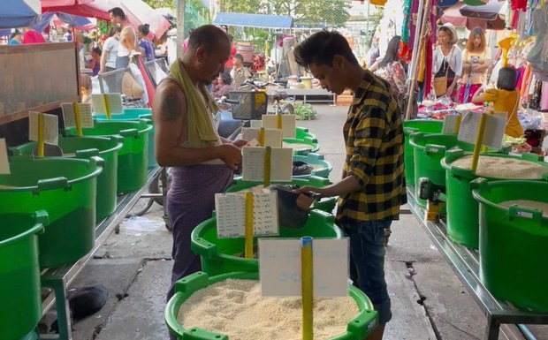 ဆင်းရဲမွဲတေမှုနဲ့ မလုံခြုံမှု ပိုများလာနိုင်ကြောင်း ILO သတိပေး ဆင်းရဲမွဲတေမှုနဲ့ မလုံခြုံမှု ပိုများလာနိုင်ကြောင်း ILO သတိပေး
