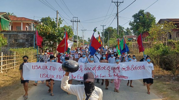 လေယာဉ်ဆီဖြတ်တောက်ရေးလှုပ်ရှားမှု ထိရောက်ဖို့ အတိုက်အခံ အင်အားစုတွေ ကြိုးပမ်းနေ လေယာဉ်ဆီဖြတ်တောက်ရေးလှုပ်ရှားမှု ထိရောက်ဖို့ အတိုက်အခံ အင်အားစုတွေ ကြိုးပမ်းနေ