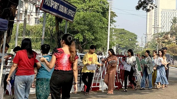 စစ်ကောင်စီက လူငယ်တွေ ပြည်ပထွက်ခွာမှုကို ထပ်မံတင်းကျပ်