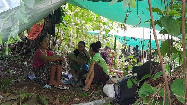 စစ်ကောင်စီနဲ့ KNU တစ်လအတွင်း တိုက်ပွဲပေါင်း ၃ဝဝ ကျော်ဖြစ်၊ ဒုက္ခသည်တွေ အကူအညီလိုအပ်နေ စစ်ကောင်စီနဲ့ KNU တစ်လအတွင်း တိုက်ပွဲပေါင်း ၃ဝဝ ကျော်ဖြစ်၊ ဒုက္ခသည်တွေ အကူအညီလိုအပ်နေ