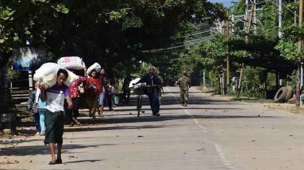 ကောလင်းတိုက်ပွဲ လေကြောင်း တိုက်ခိုက်မှုကြောင့် အရပ်သား ဆယ်ဦးသေဆုံး
